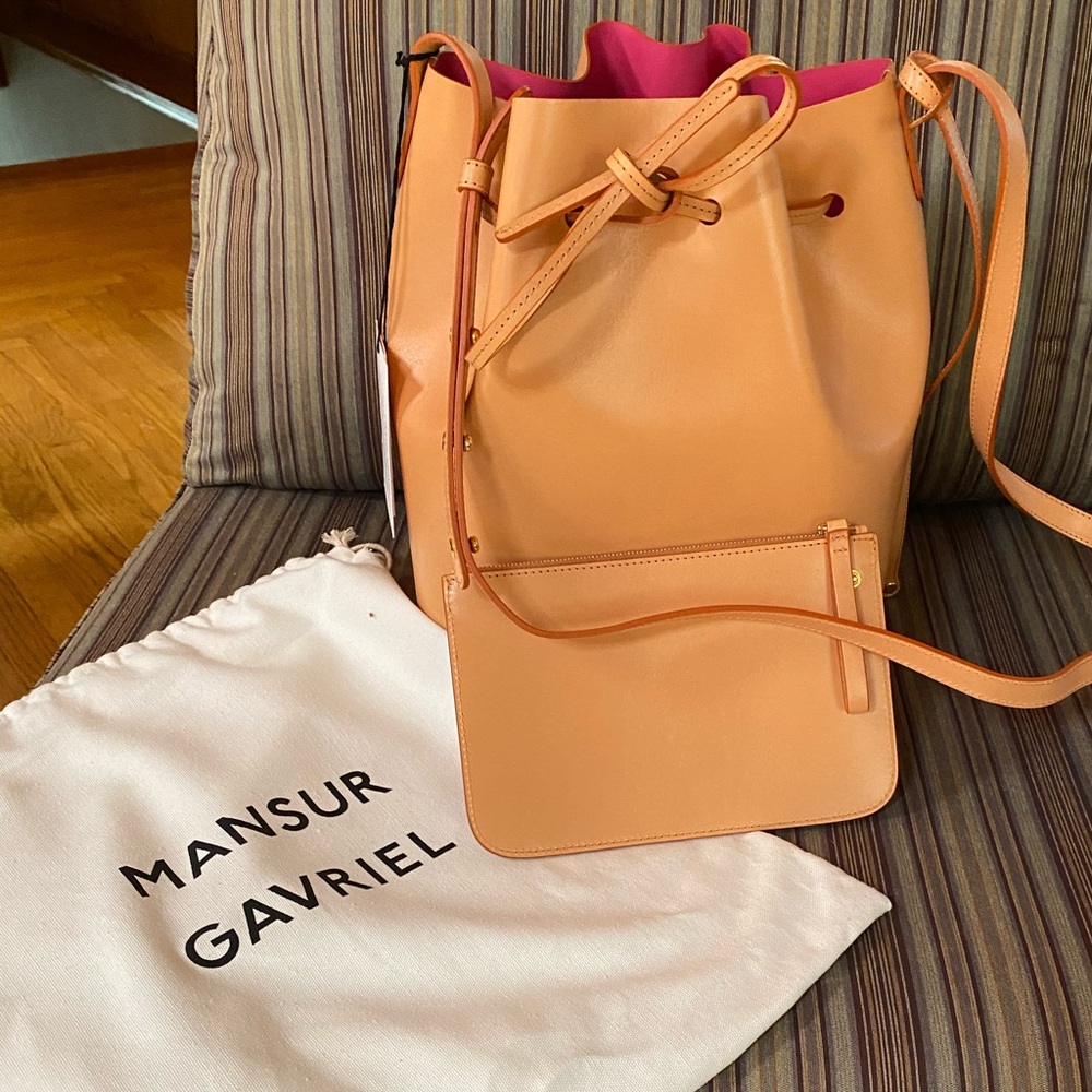 Authentic NWT Mansur Gavriel bucket bag